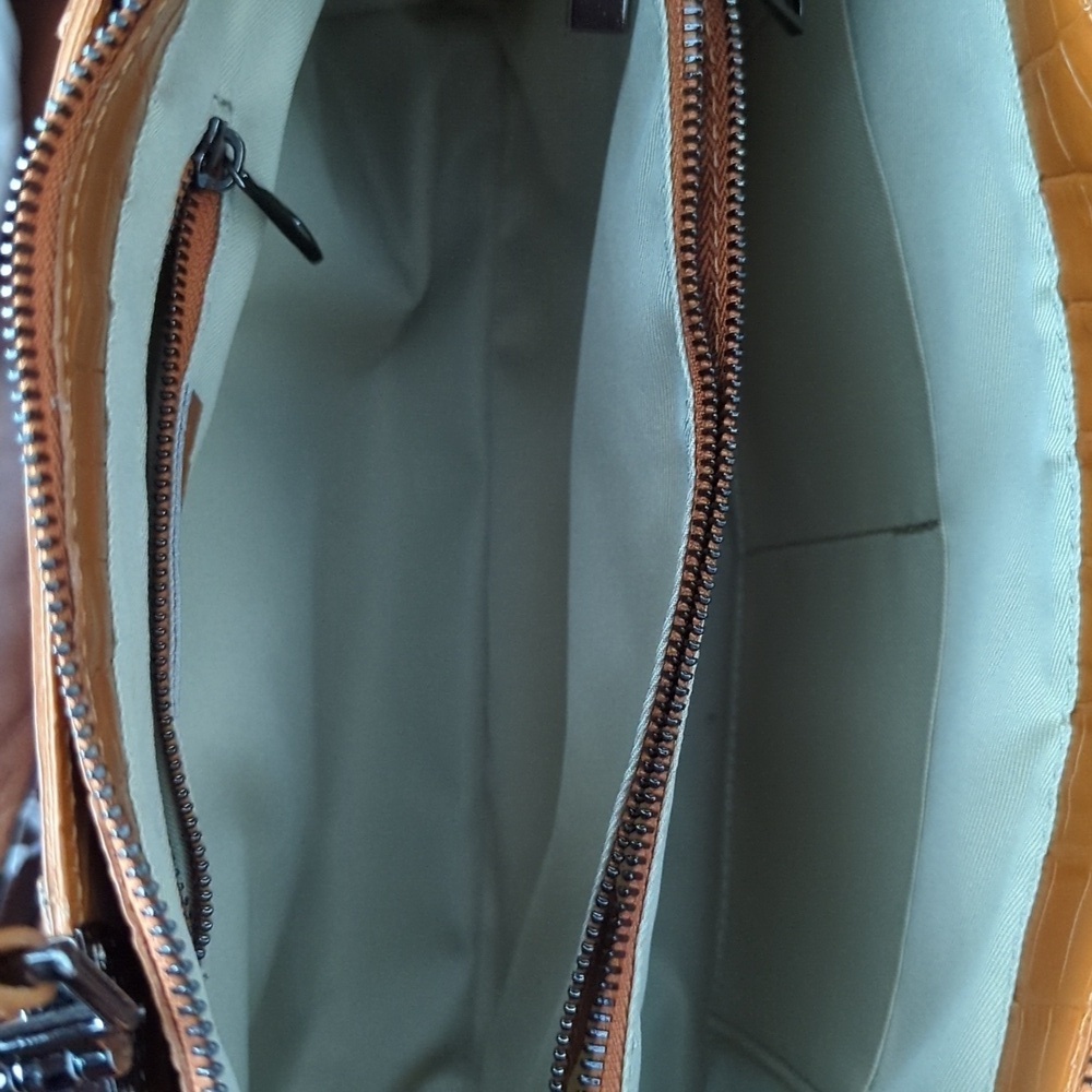 HP. Made in Italy Divina Firenze Embossed Alligator Leather 2-Way Bag - Picture 8 of 14
